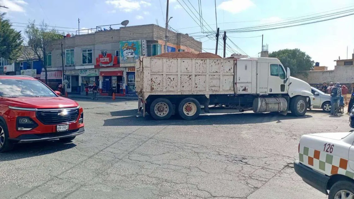 Bloqueo en Tizayuca afecta terminal de autobuses Flecha Roja