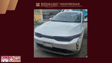Recuperan automóvil robado en Pachuca tras persecución