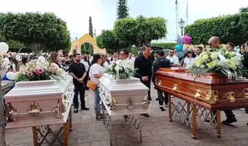 Dan último adiós a víctimas del accidente en grutas de Tolantongo