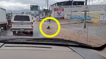 lluvia arrastra a hombre en San Jose Tulancingo