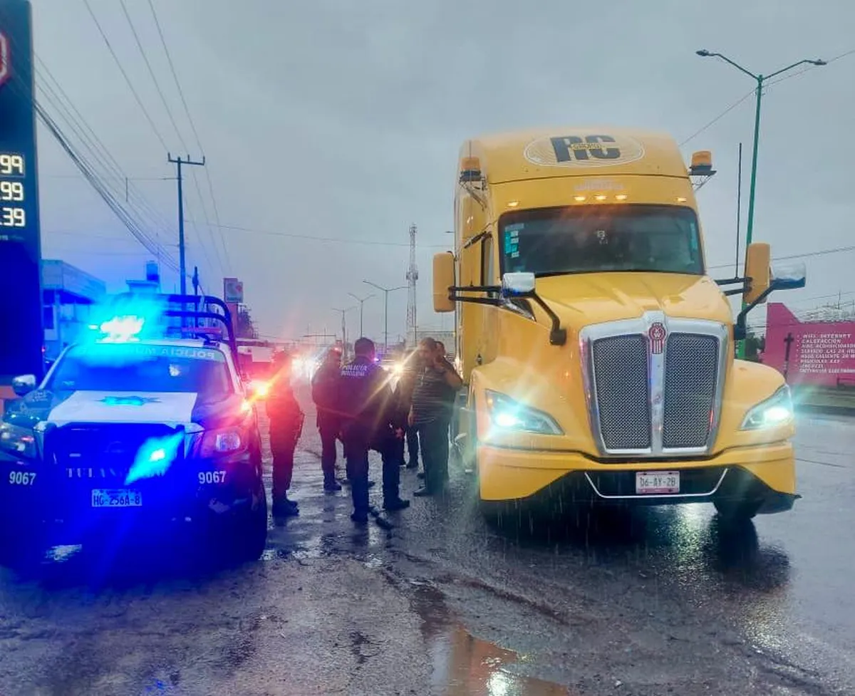 En Tulancingo, recuperan tractocamión tras intento de robo