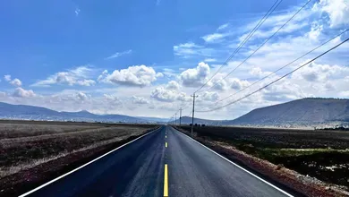 Lo que antes era un camino de terracería ahora promete cambiar la movilidad en el Altiplano de Hidalgo. Así quedó la obra.