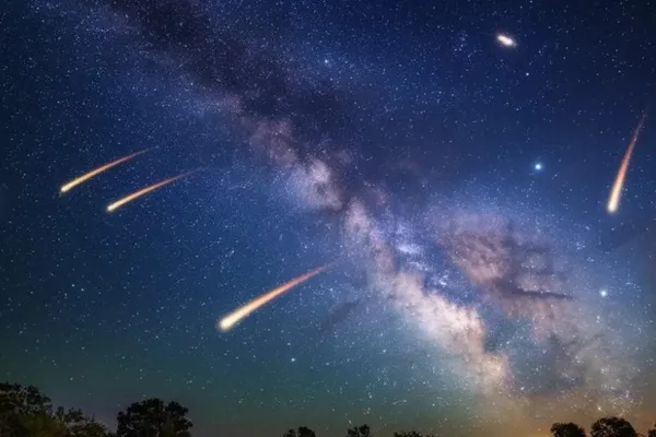 ¡Atención, amantes del cielo! Las lluvias de meteoros Tauridas 2025 llenarán la noche de brillantes bolas de fuego. Te contamos cuándo verlas