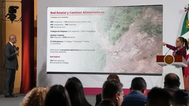 Claudia Sheinbaum informa avances en reconstrucción de puentes dañados por lluvias.