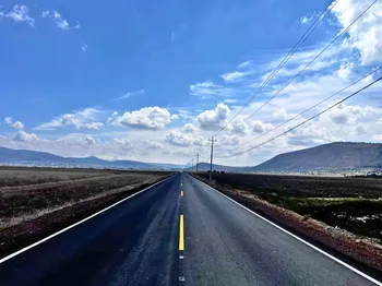 Lo que antes era un camino de terracería ahora promete cambiar la movilidad en el Altiplano de Hidalgo. Así quedó la obra.