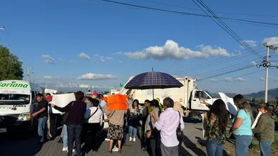 sindicalizados bloquean carretera en Francisco I. Madero