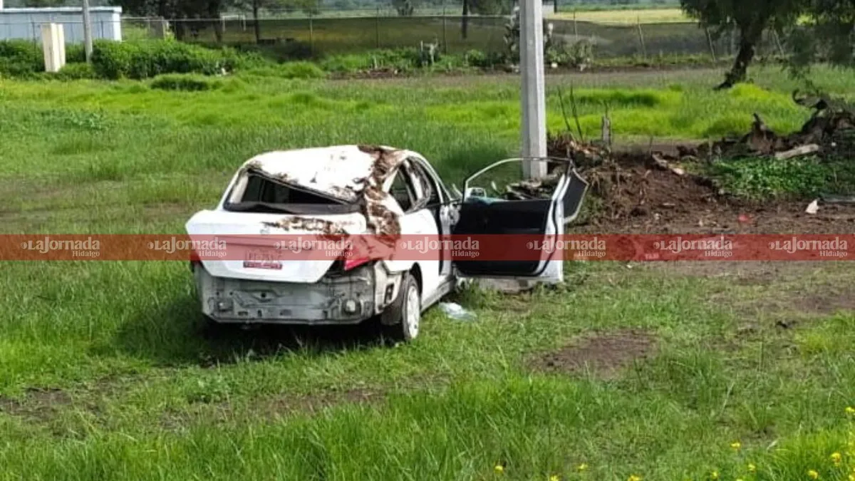 Accidente en la autopista México-Pachuca: dos heridos tras volcadura de auto