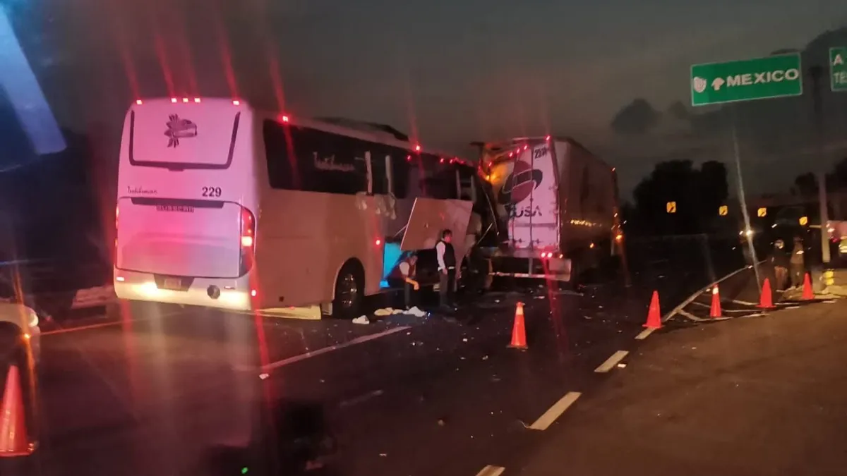 Accidente entre autobús y tráiler