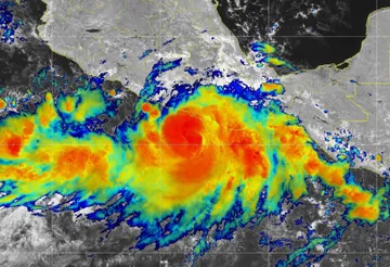 John se intensifica a huracán categoría 2 : Meteorológico Nacional