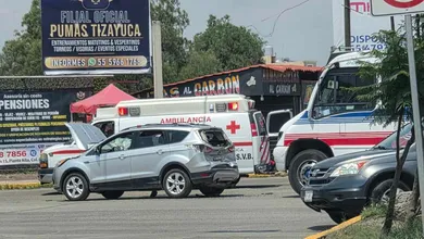 Choque deja dos lesionados; involucrado un autobús de la línea Tizayuca