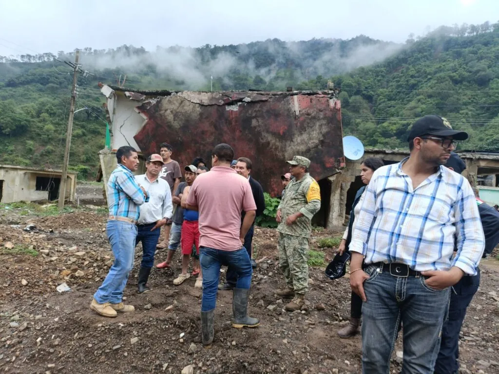 Activan el Plan DN-III-E en Tianguistengo por lluvias y riesgo de afectaciones