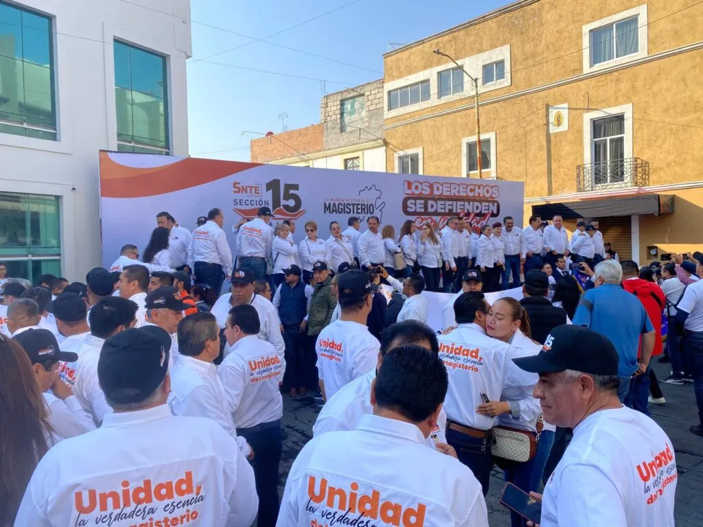 Pachuca: Marchan maestros del SNTE Hidalgo por el Día del Trabajo