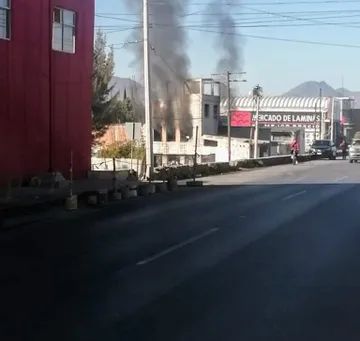 Actopan: se incendia bodega a un lado de instalaciones de Protección Civil