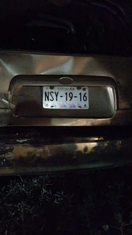 Auto particular vuelca sobre la carretera Pachuca-Ciudad Sahagún; esto sabemos