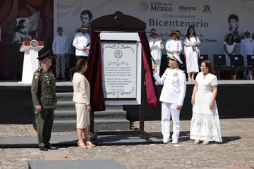 Claudia Sheinbaum encabeza ceremonia por los 200 años de la Independencia en la Mar.