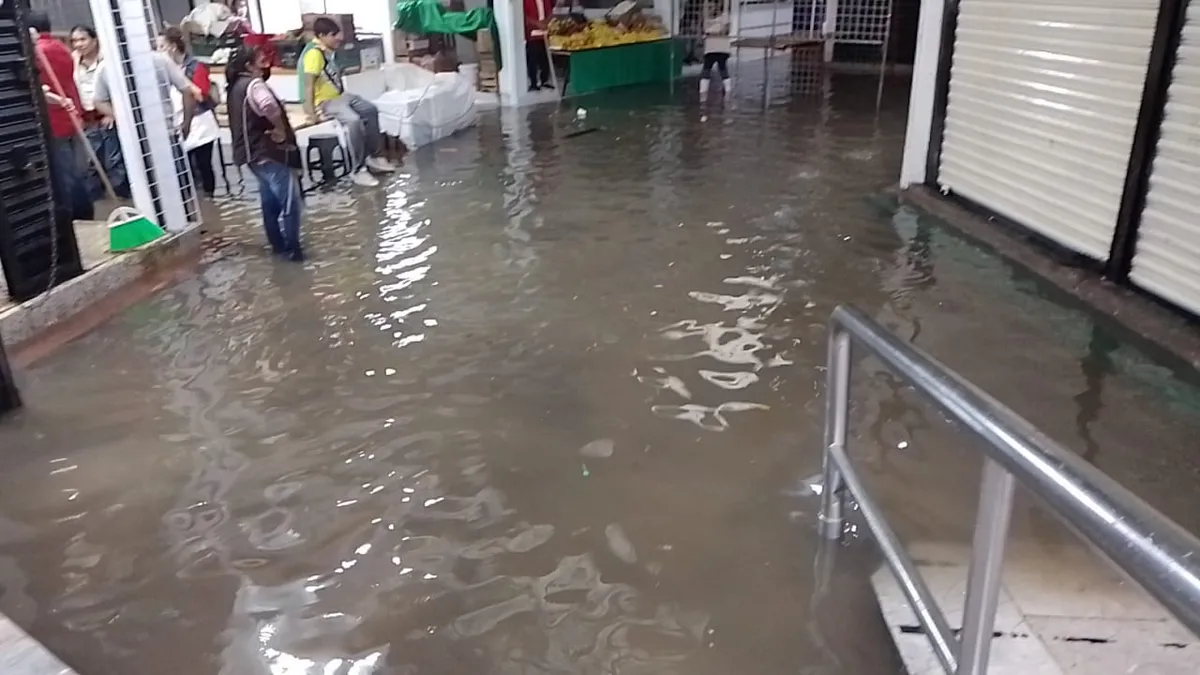 Tianguis Municipal de Tula nuevamente se inundó