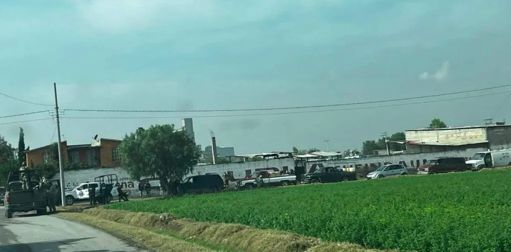 Operativo antihuachicol sacude a Tlaxcoapan; aseguran vehículos y contenedores