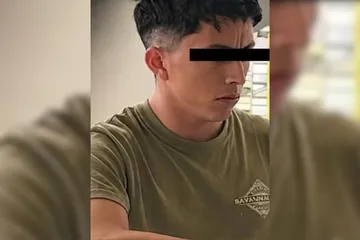¡Lo descubrieron antes de llevarse los celulares! Aseguran a hombre por presunta documentación falsa
