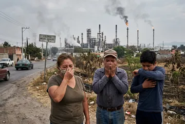 El extraño olor a combustible ya fue reportado en Tula, Mixquiahuala, Tlaxcoapan, Tezontepec y otros municipios. Vecinos piden que las autoridades expliquen qué está ocurriendo.