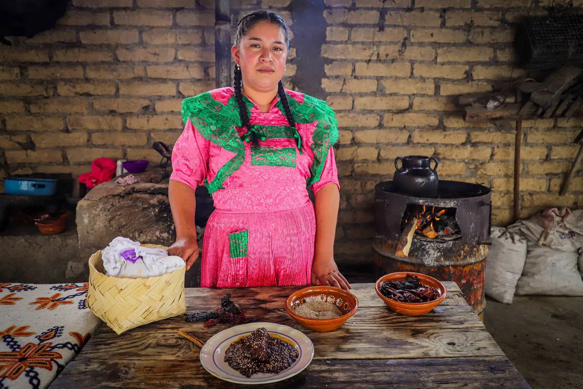 Edomex promueve la cocina tradicional indígena con talleres