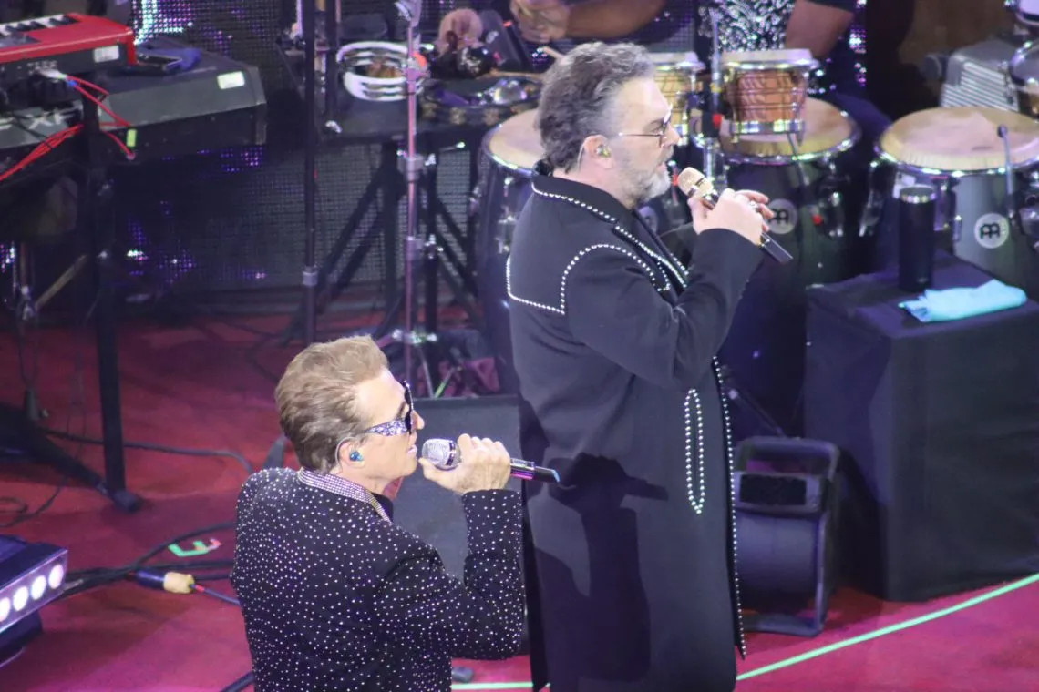 Emmanuel y Mijares: así fue su presentación en el Palenque Pachuca 2023