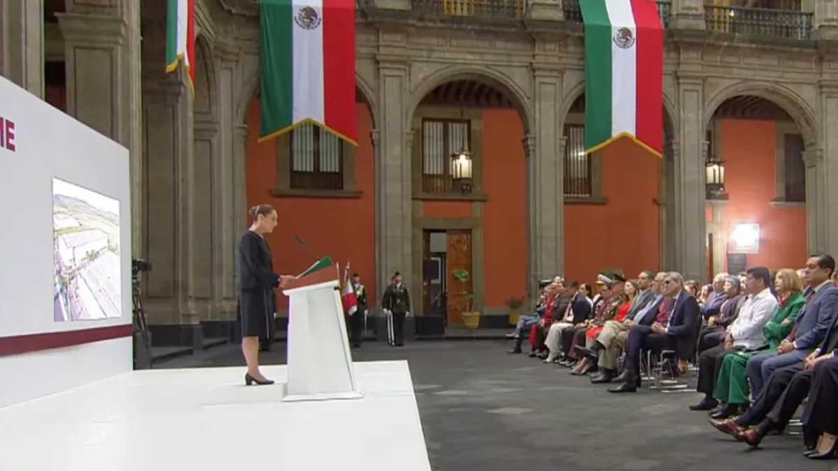 La mandataria ofrece desde Palacio Nacional un mensaje con motivo de su Primer Informe.