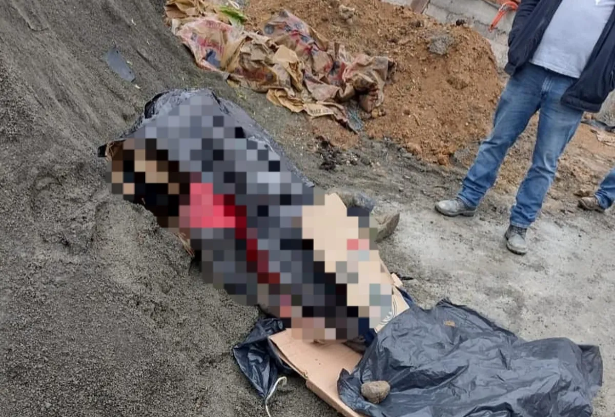 Hallan cadáver en lote baldío de Zacualtipán