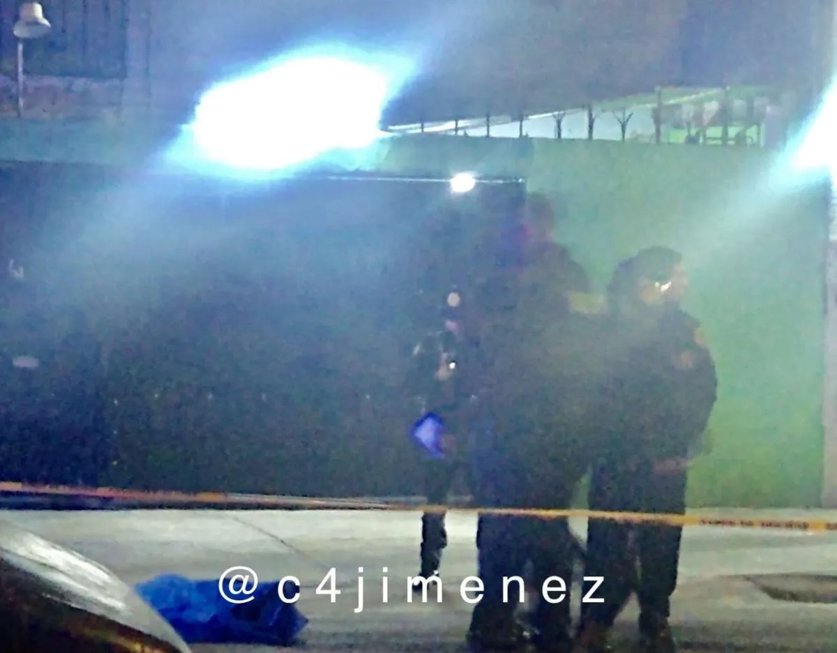 Detienen y linchan a ladrón en CDMX; cómplices lo abandonaron