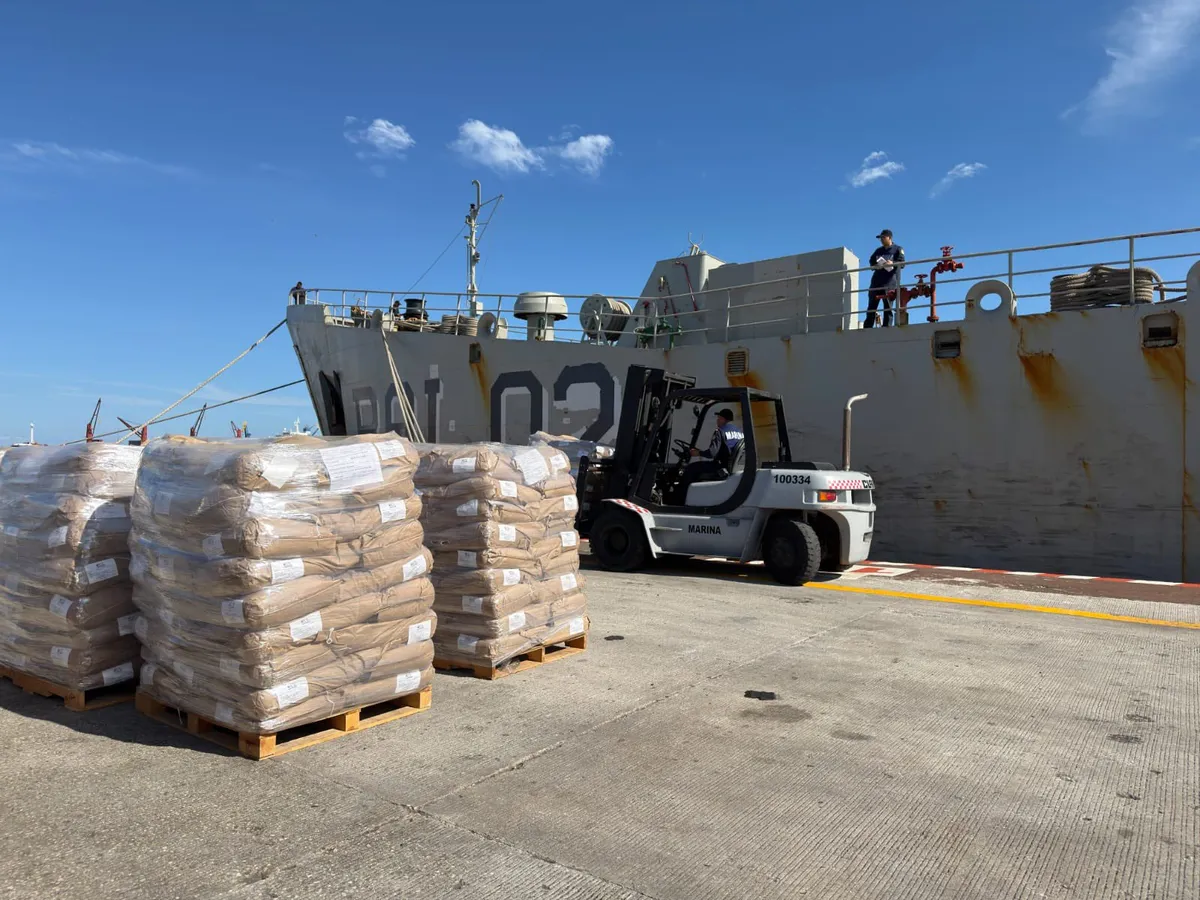 Buques de la Marina mexicana cargados con ayuda humanitaria