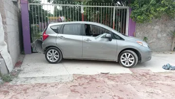 Encuentran auto baleado en Tula