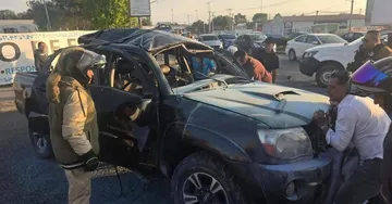 Camioneta estalla en movimiento y provoca cierre en la México-Pachuca