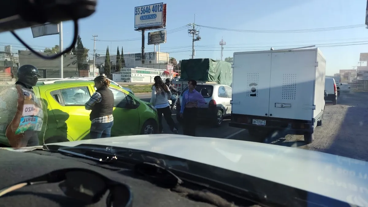 Carambola en la México-Pachuca provoca tráfico intenso este viernes