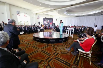 Carolina Viggiano ofrece disculpa a empresarios