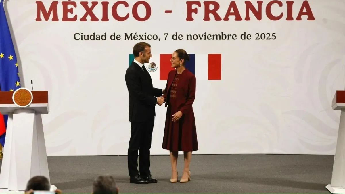 Los presidentes de México y Francia, Claudia Sheinbaum y Emmanuel Macron, respectivamente, en el Salón Tesorería de Palacio Nacional.