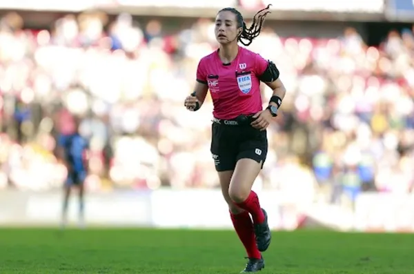 Árbitra Katia Itzel