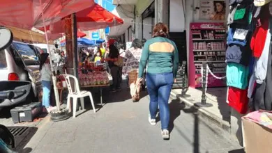 Vendedores ambulantes en Mercado Benito Juárez