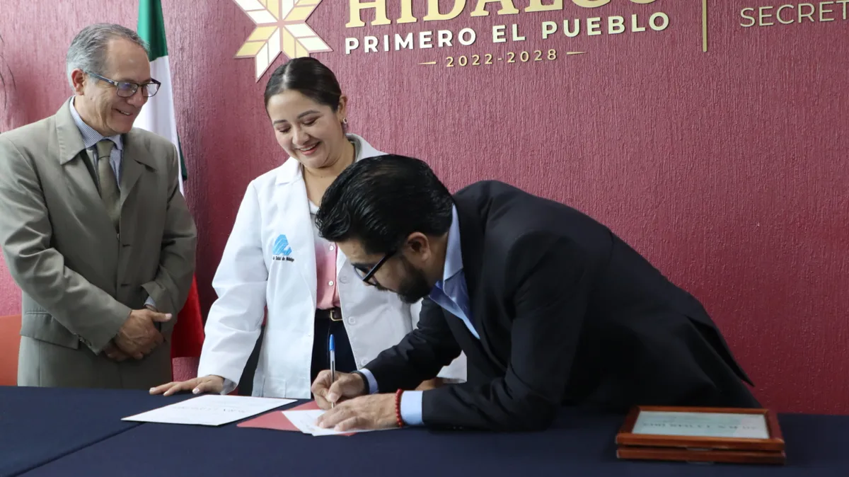 Entrega de licencias sanitarias a hospitales IMSS-Bienestar en Hidalgo