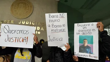 Familiares del policía asesinado en San Cayetano protestan en los Juzgados de Pachuca