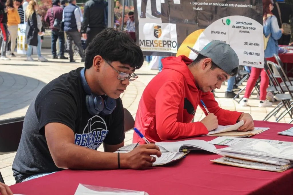 Más de mil personas acceden a vacantes laborales en Tizayuca