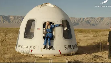 Ingeniera se convierte en la primera persona en silla de ruedas que va al espacio