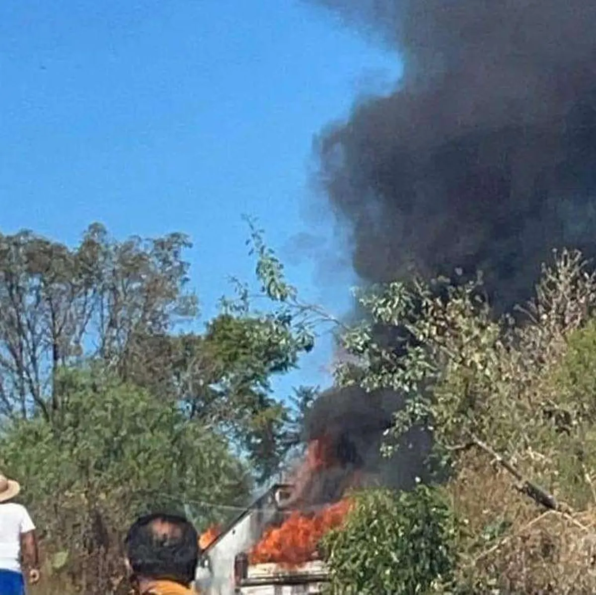 Zimapán: accidente deja una persona sin vida y un lesionado