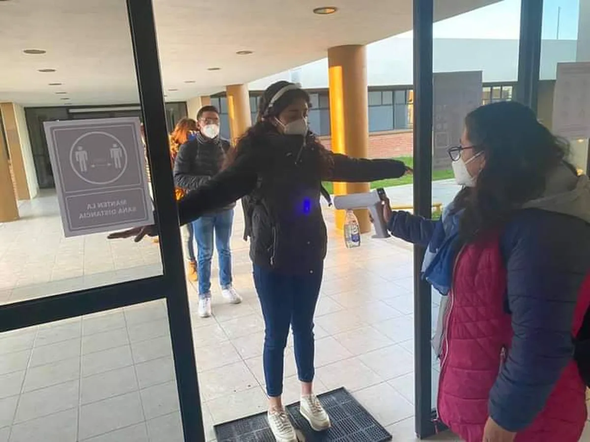 Clases presenciales: Salud Hidalgo reduce al 50% asistencia en nivel superior en 11 municipios