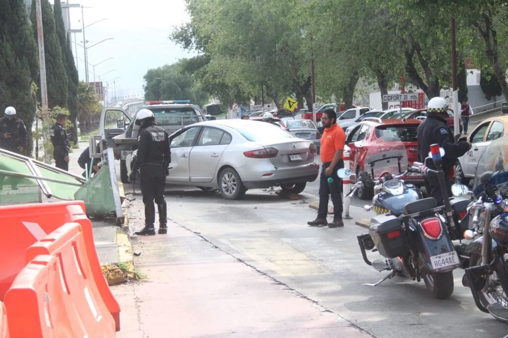 Invadir el carril del Tuzobús podría costarte hasta 3 mil 500 pesos