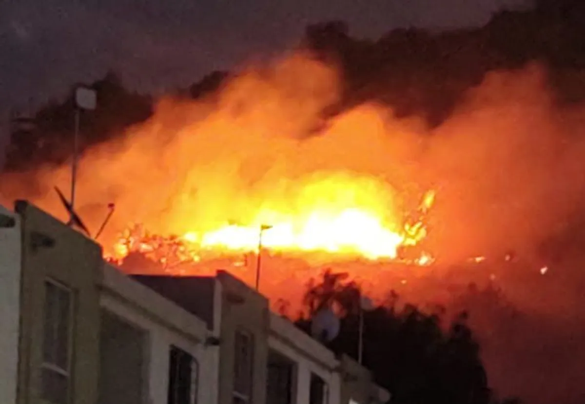 Se registra incendio en el cerro de La Cruz de Tizayuca