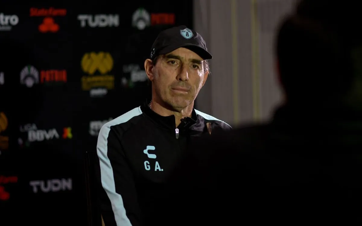Foto de Guillermo Almada, entrenador de Pachuca.