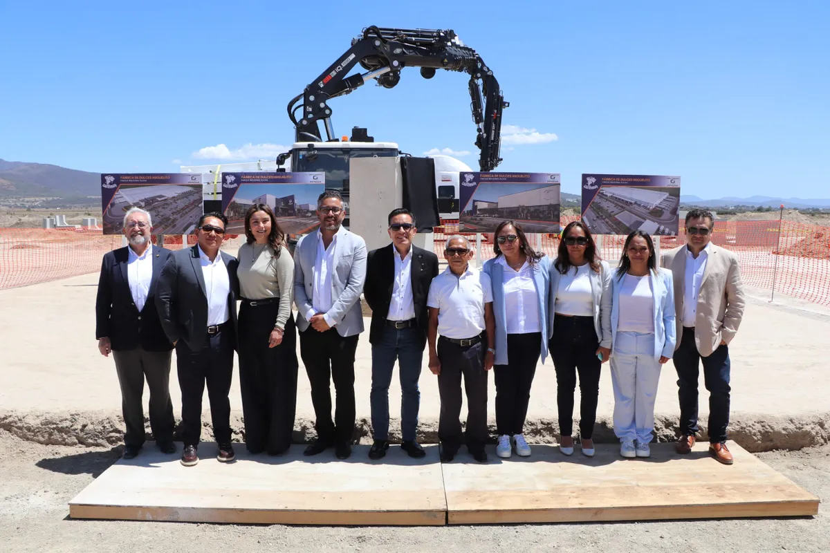 Empresarios y autoridades