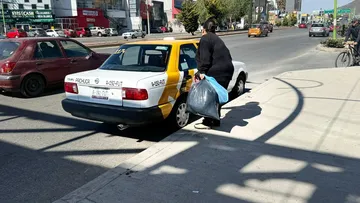 Con aumento a tarifa de taxis, diputado pide que choferes se “pongan las pilas”
