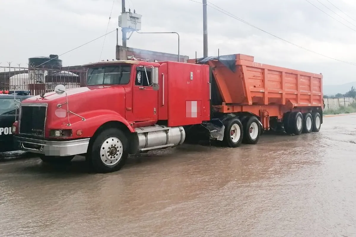 Caen dos por robo de tráiler en Atitalaquia
