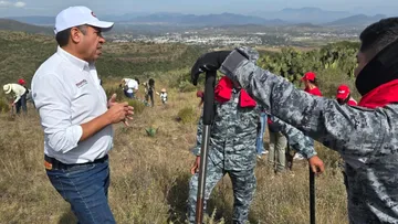 Ricardo Crespo participa en jornada de reforestación