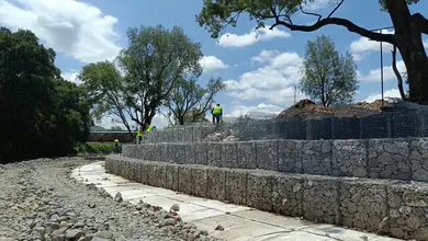 No solo se trata de contener el agua: el proyecto contempla senderos, árboles nativos y nuevas medidas para transformar la zona del río Tula.